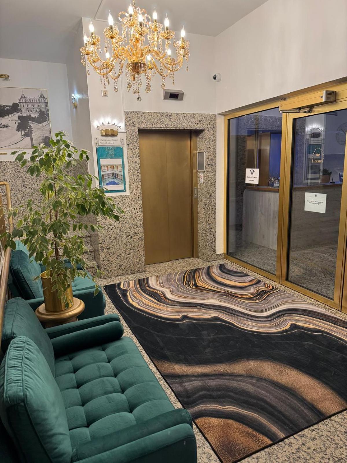 Hotel Kaiserhof Фюрстенвальде Экстерьер фото
