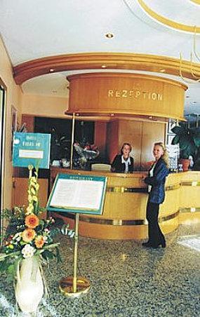 Hotel Kaiserhof Фюрстенвальде Экстерьер фото